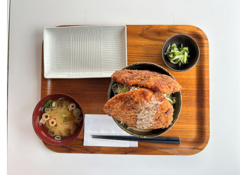 秘境　聖滝超チキンカツ丼