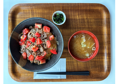 日南のトマト牛丼